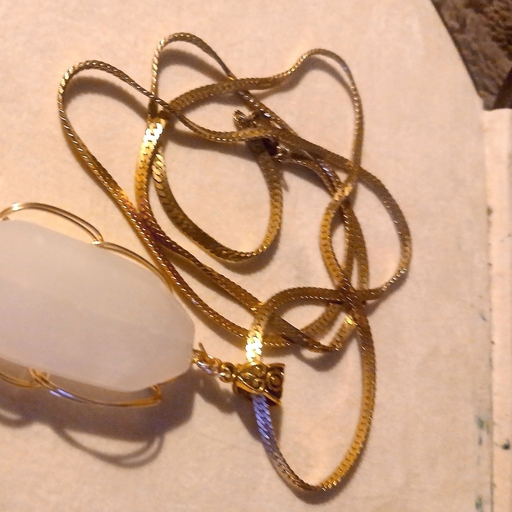 Chrystal Gold Wire Wrapped Necklace - Picture 3 of 3